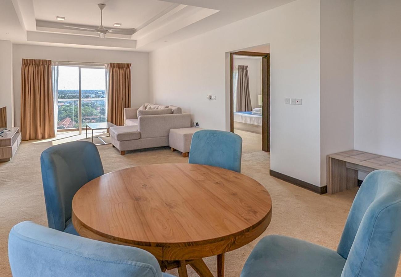Ocean Breeze Apartment Negombo